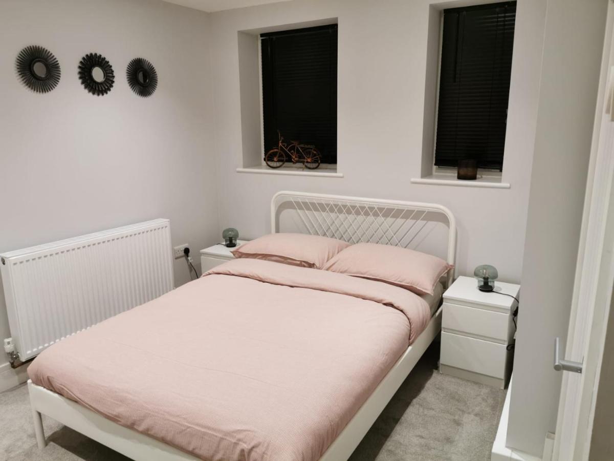 4 Sleeps And Travel Cot- Close To Beach And Restaurants Bournemouth Bagian luar foto